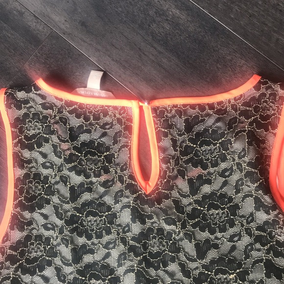 Banana Republic Lace overlay Tank top - Picture 3 of 4